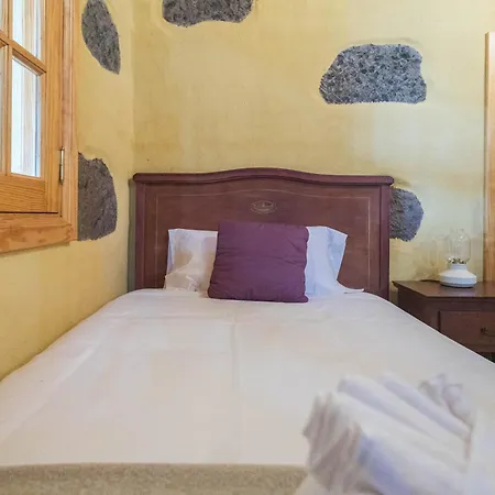 Holiday home La Yedra